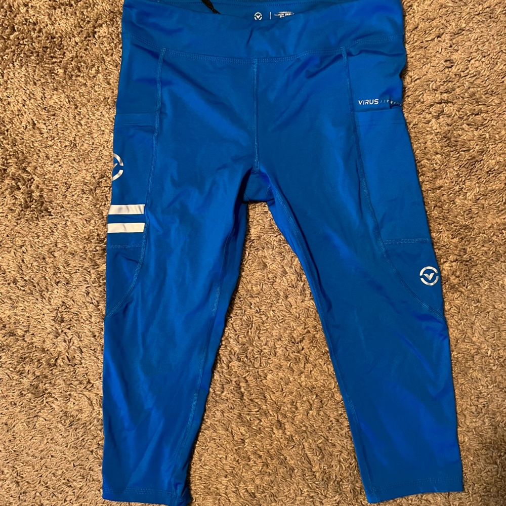 Virus Cropped Compression Legging